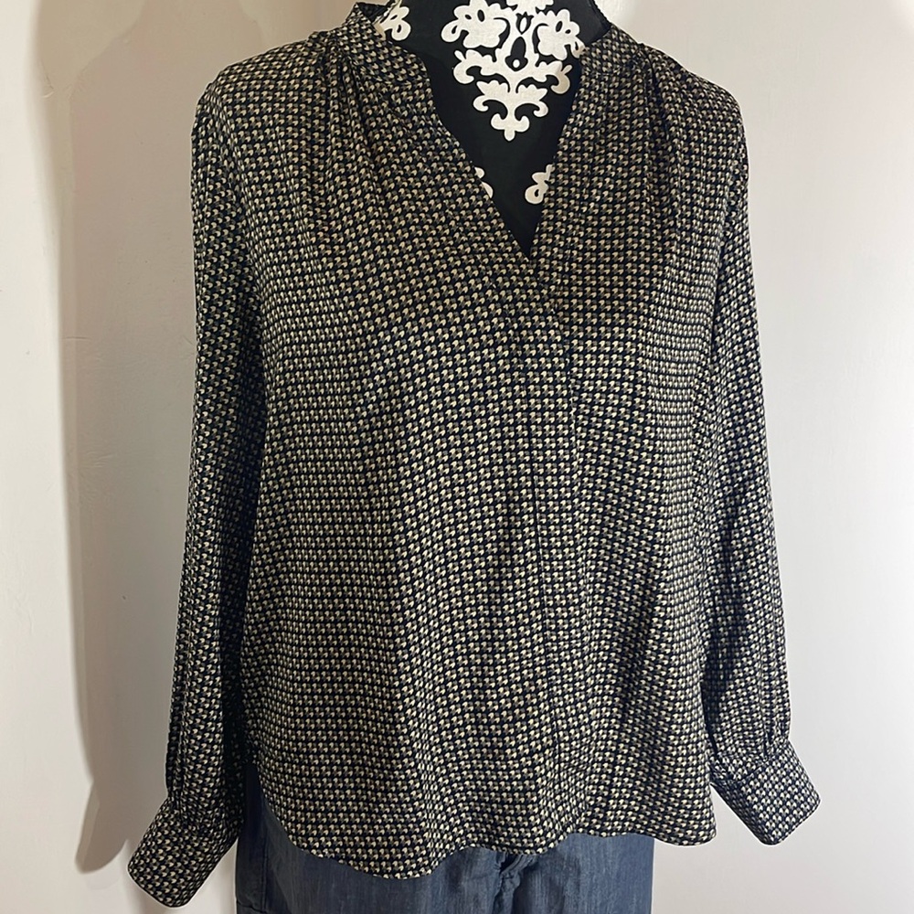 Banana Republic Geometric Print button down Gold and Navy  blouse size L